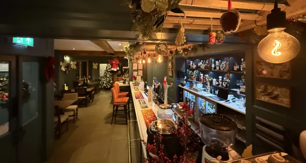 hero-xmas26.webp